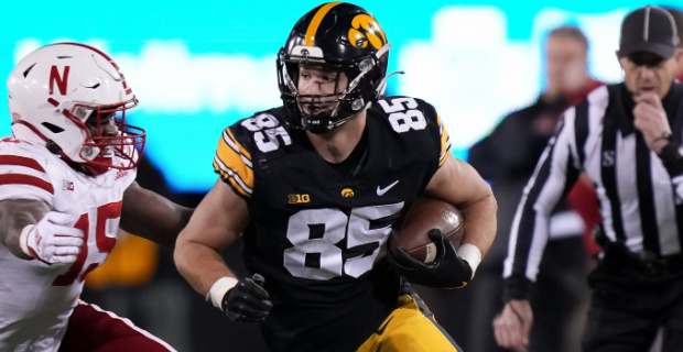 iowa hawkeyes football